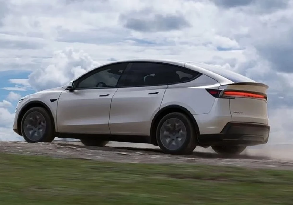 tesla-y-l-1 Tesla Model Y L: Uzun Dingil Mesafeli, 6 Koltuklu Yeni SUV Modeli Tanıtıldı